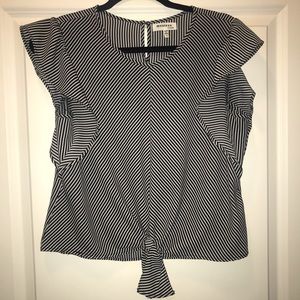 Monteau Ruffle Sleeve Top